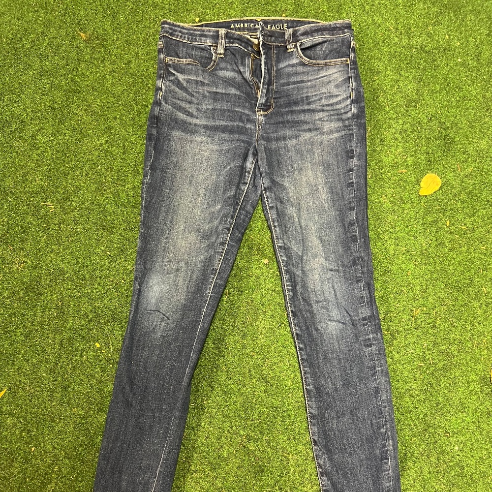 American Eagle Junior’s Jeans